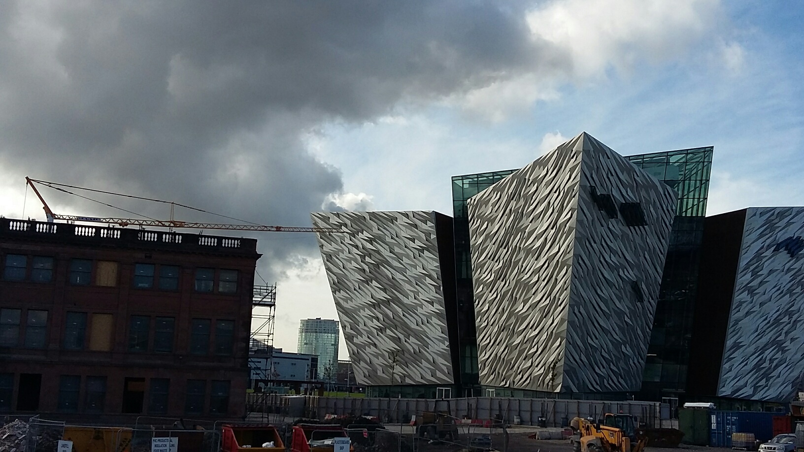 In September Mantis Cranes placed a Pedestrian Operated Tower Crane on the site of the proposed boutique Titanic Hotel in Belfast.