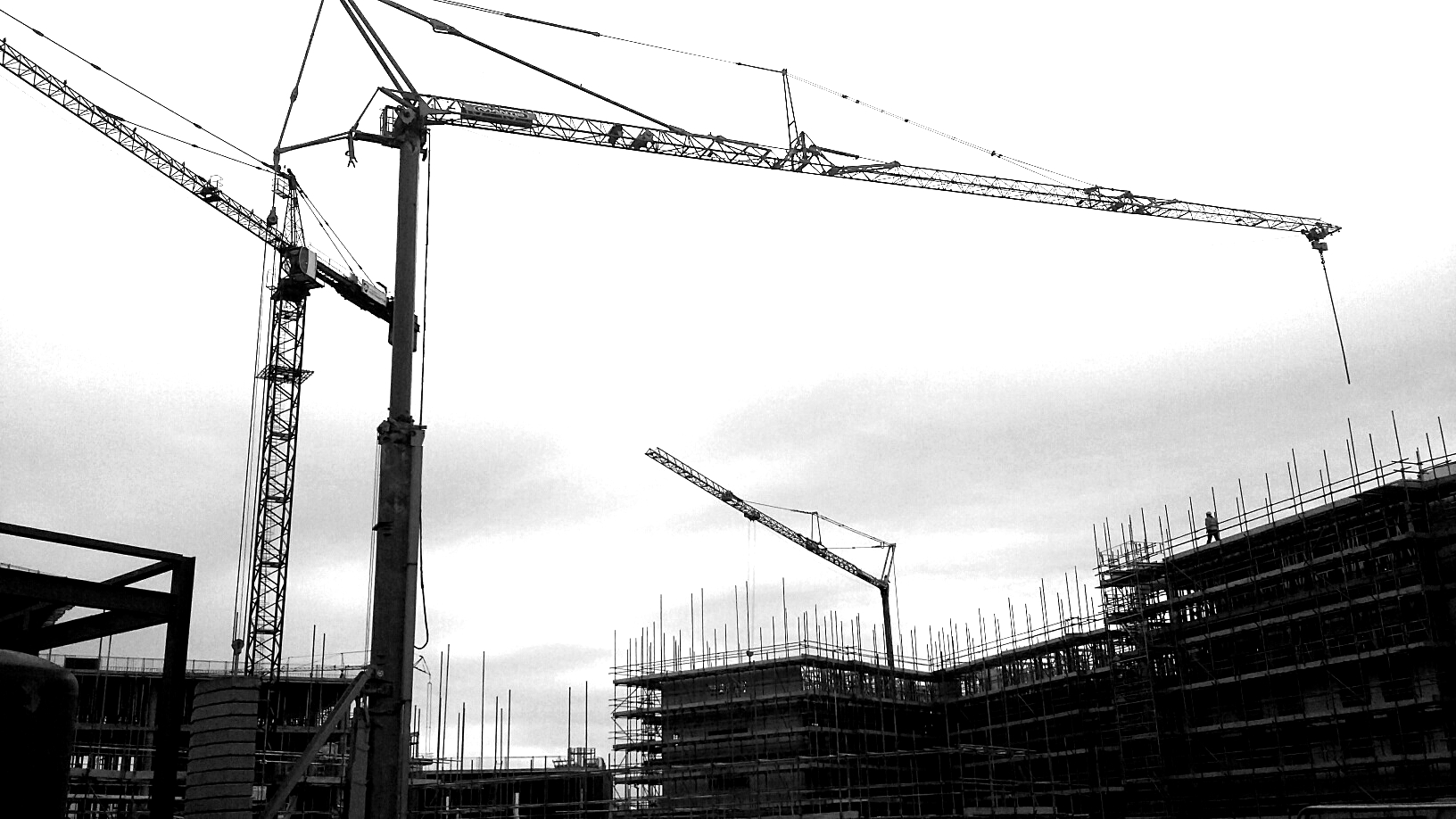 Self Erecting Tower Cranes in Northampton Self Erecting Tower Cranes in Northampton