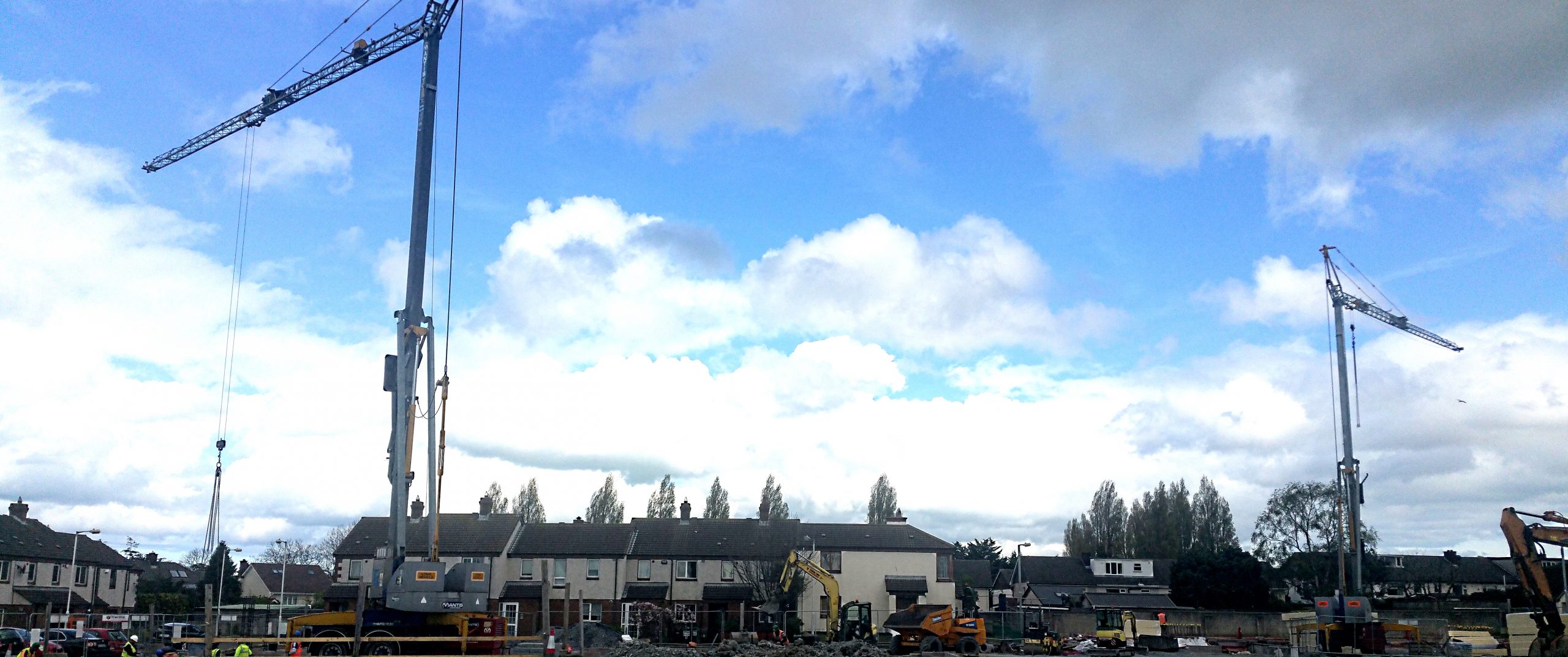 Mantis Cranes Working on Social Housing Project in Dublin Mantis Cranes Working on Social Housing Project in Dublin