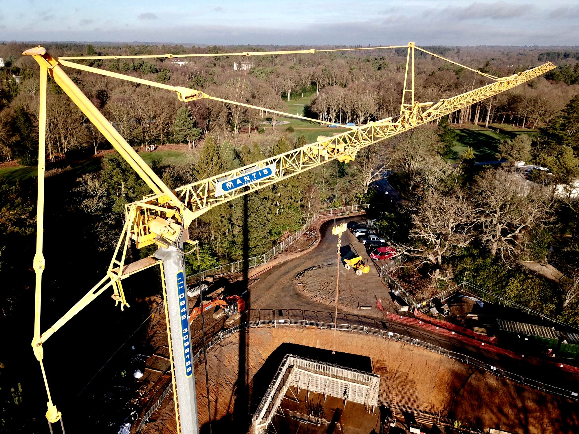 Self Erecting Tower Crane on Wentworth Estate Self Erecting Tower Crane on Wentworth Estate