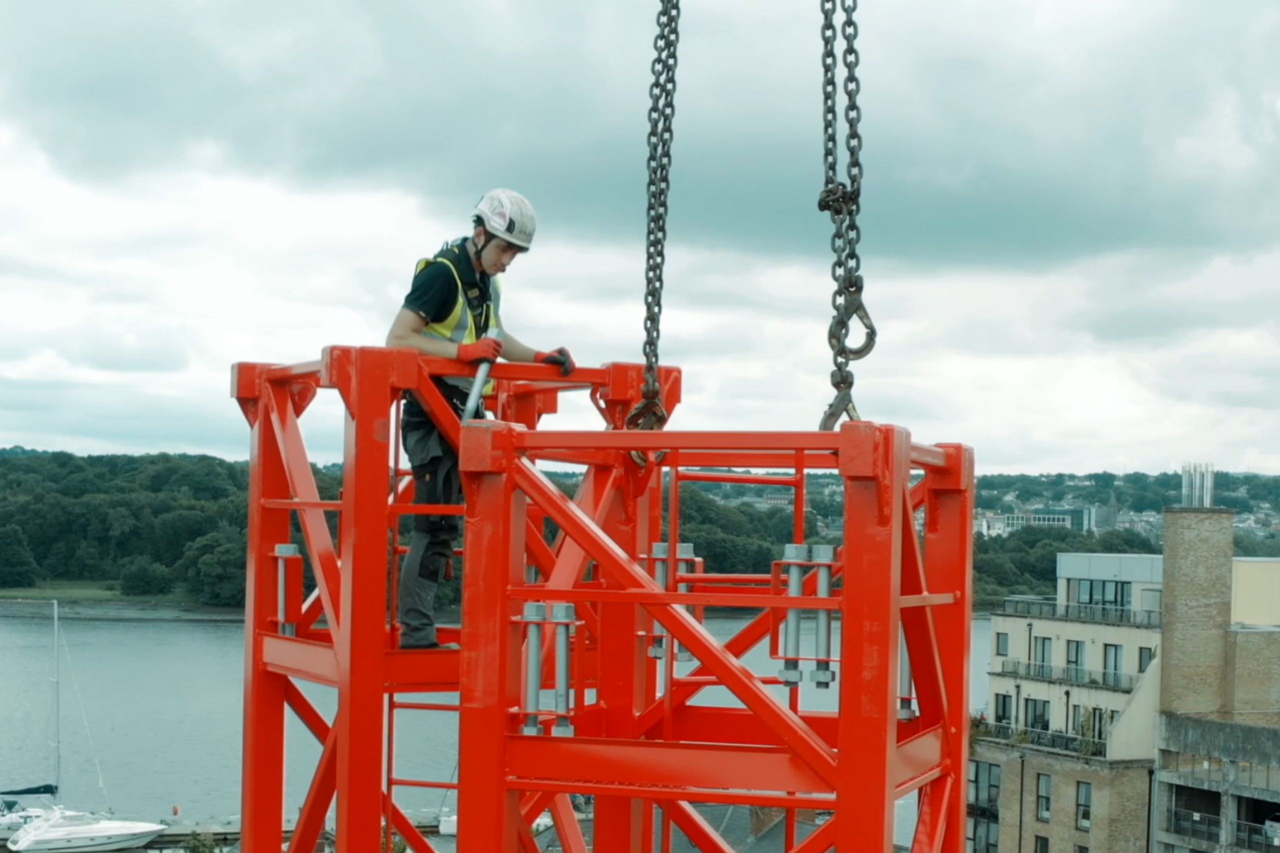 Tower cranes and self erecting tower cranes uk Mantis Cranes pedestrian operated tower cranes