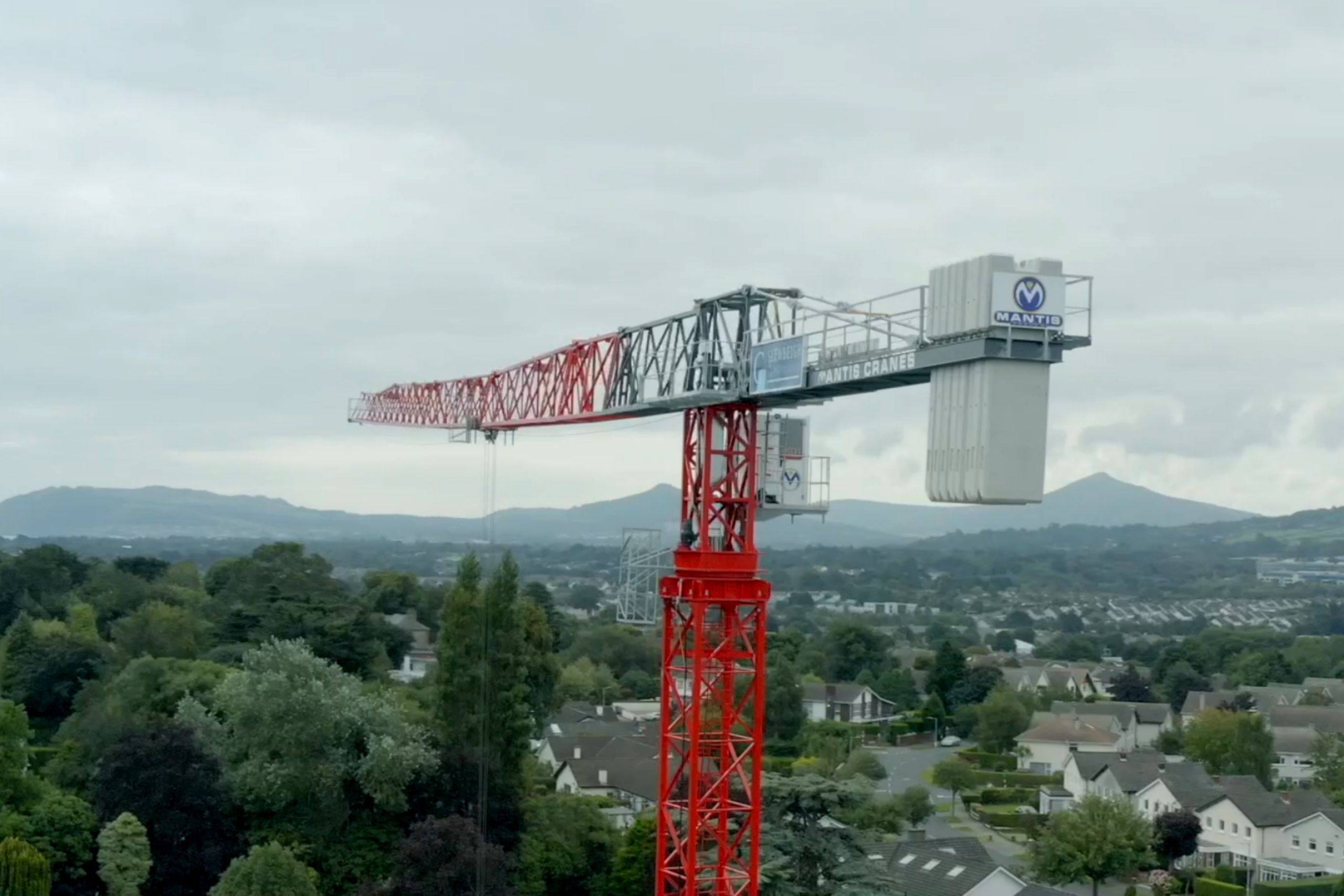 Mantis cranes tower cranes and self erective tower cranes