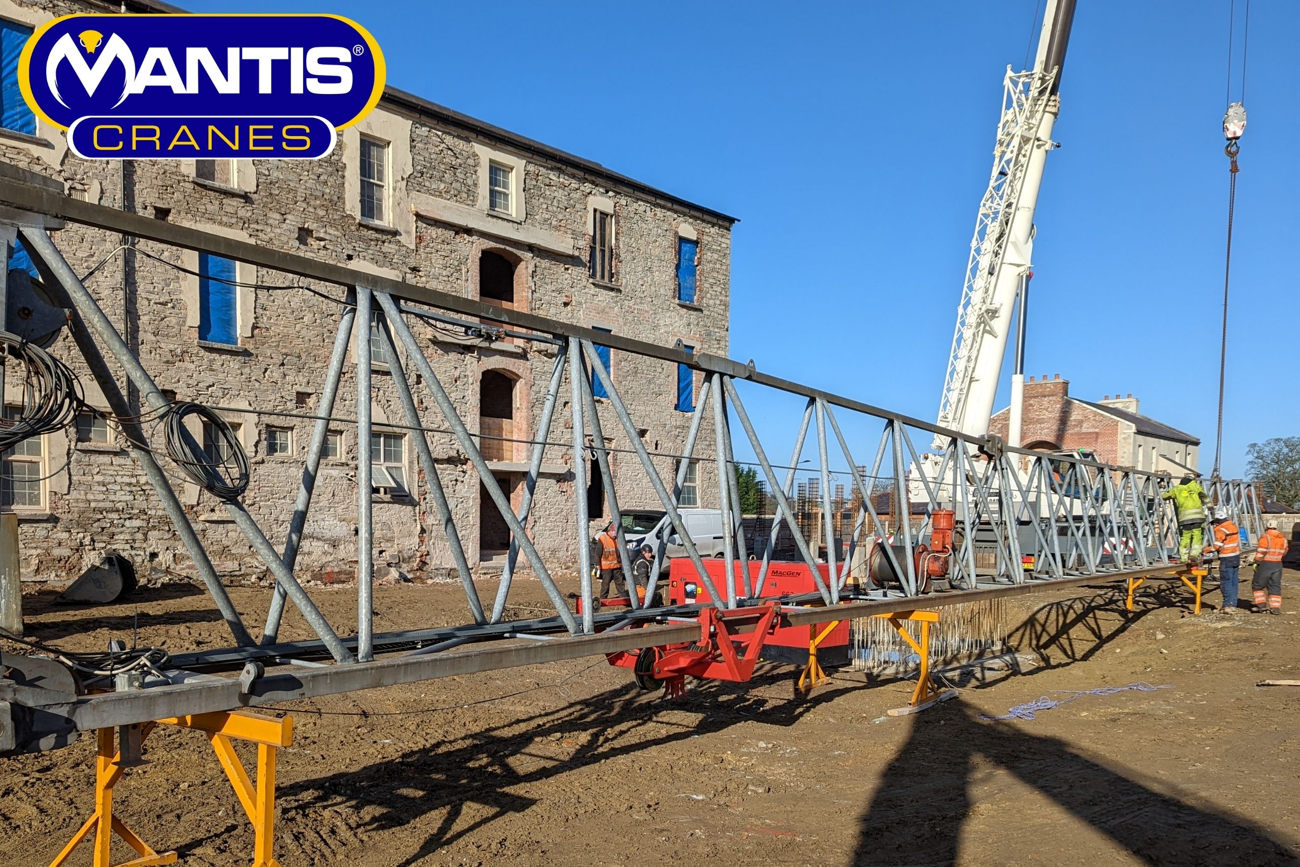 Pedestrian tower crane