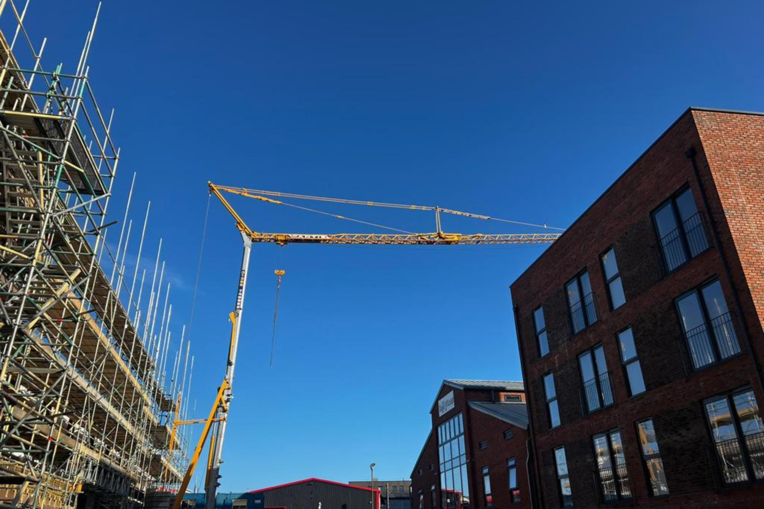 self erecting crane hire uk from mantis cranes