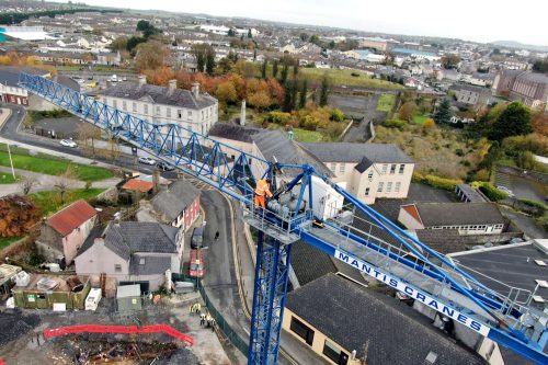 COMANSA 11LC90 from Mantis Cranes