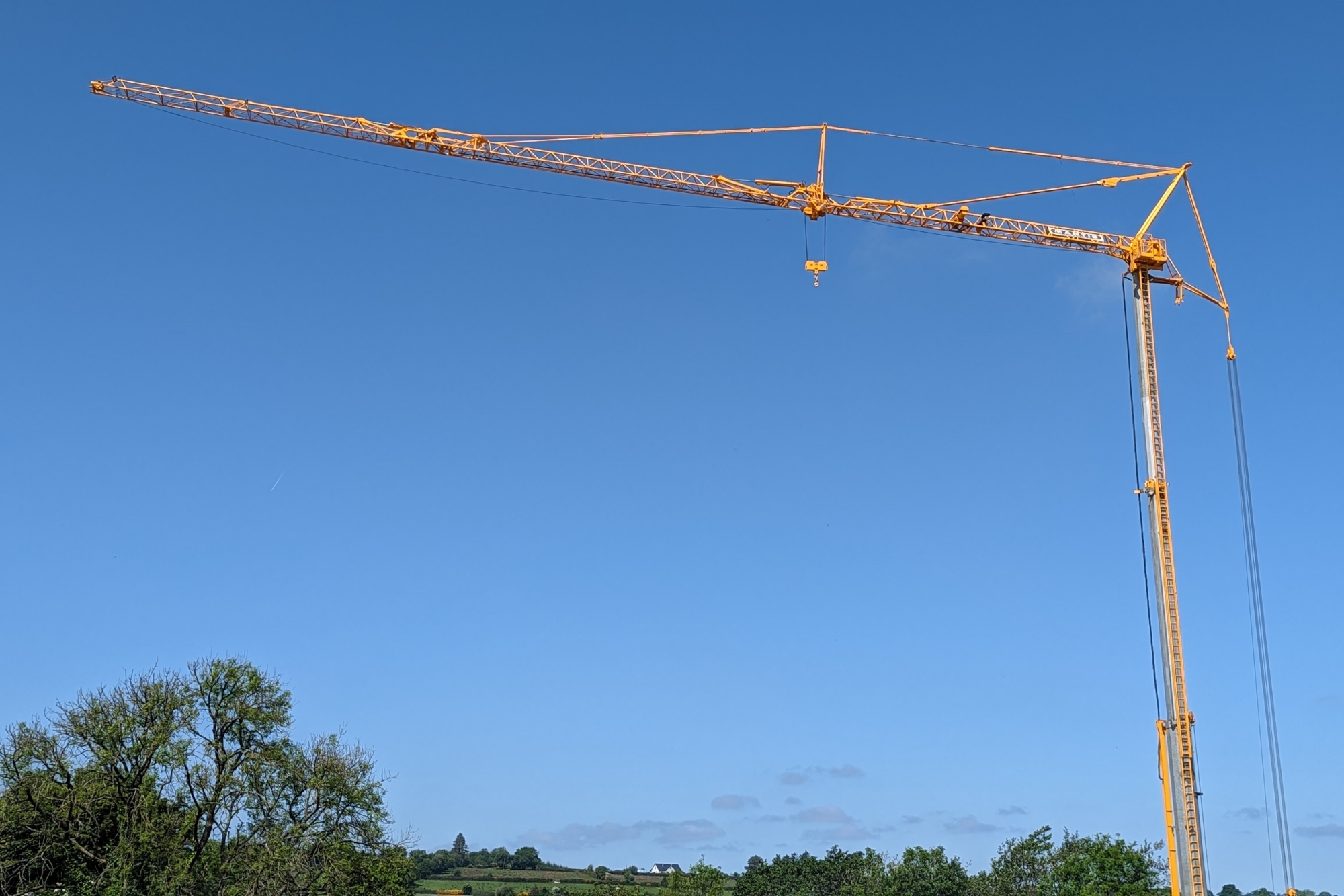 HDT 80 self erector from Mantis Cranes