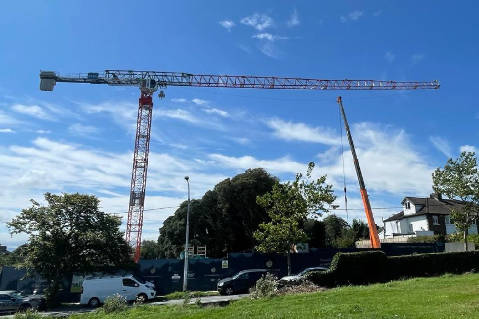 A photo of a tower crane on site supplied by Mantis Cranes