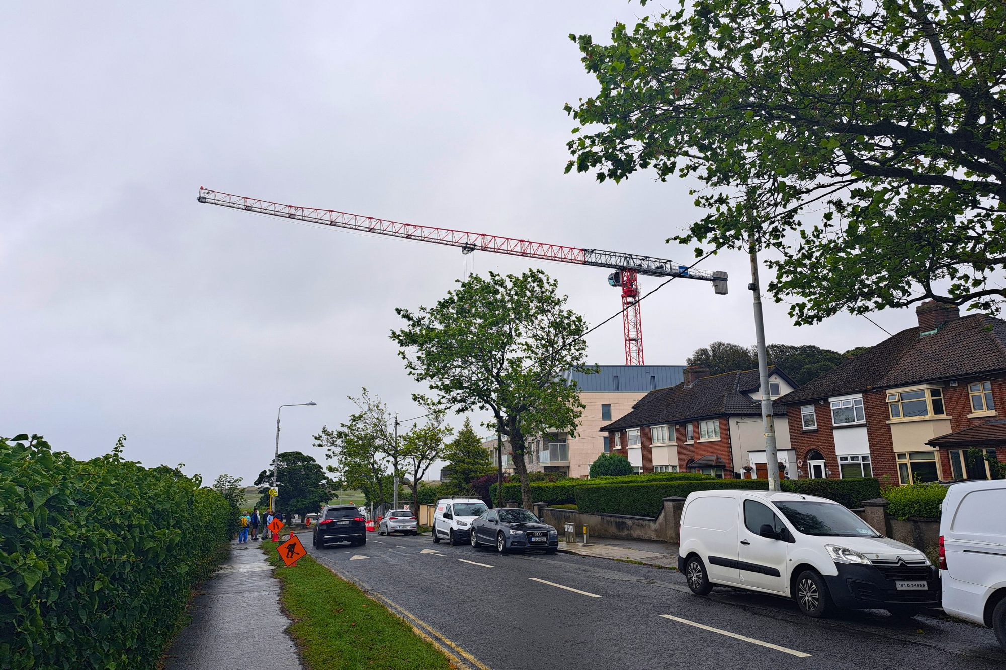 A photo of a Saez tower crane erected on site by Mantis Cranes
