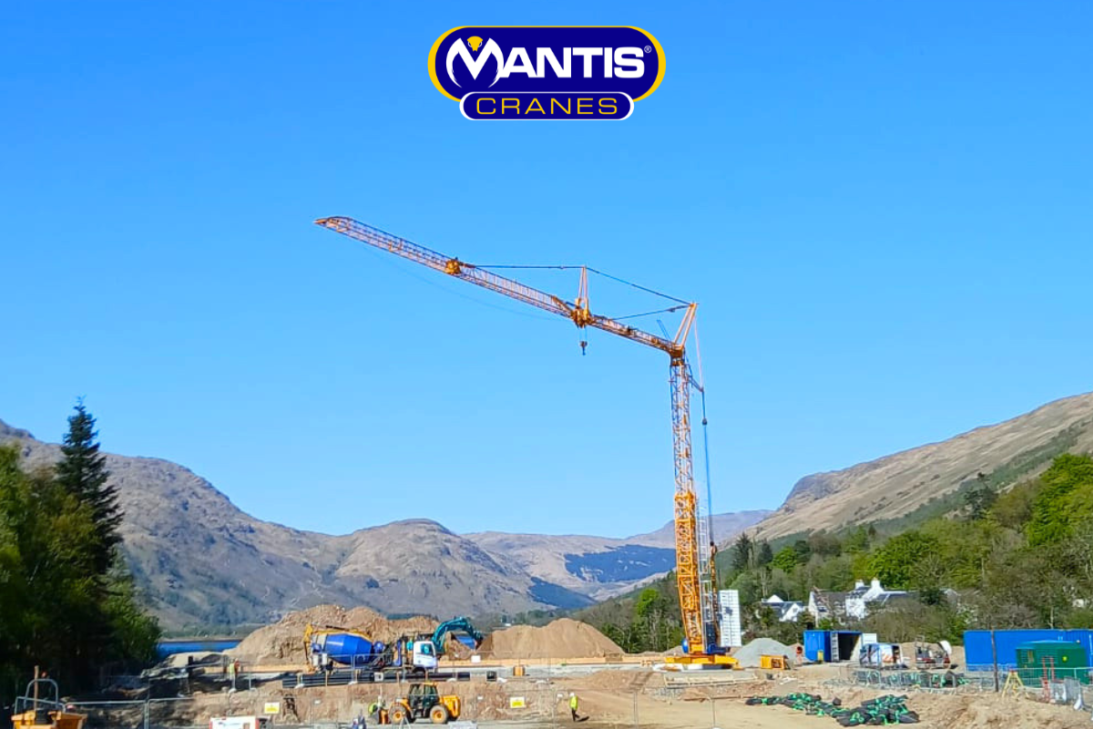 a photo of a self erecting tower crane