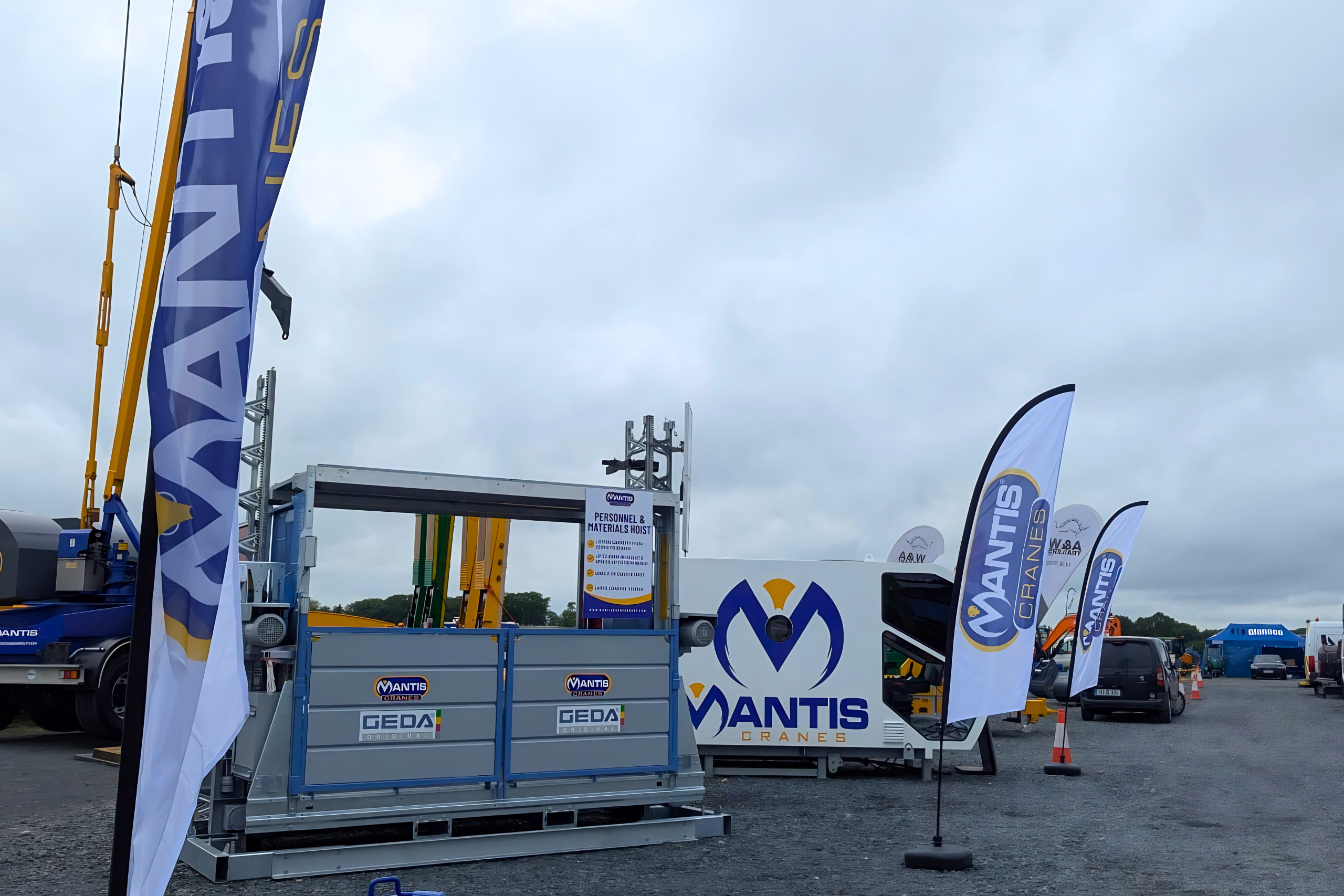 self-erecting-tower-crane a photo of the mantis cranes stand at ICE Expo