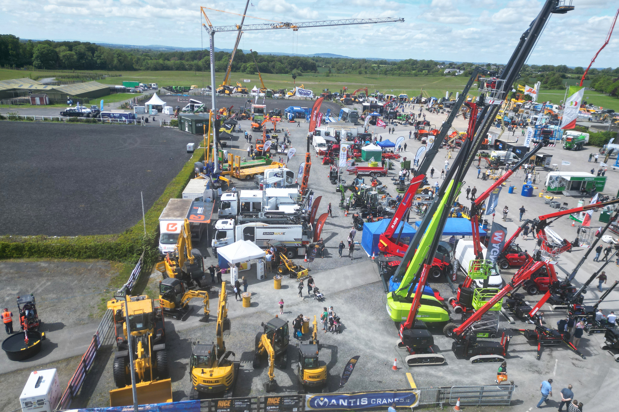 self-erector-hire a photo of a mantis tc25 at the ICE Exopo